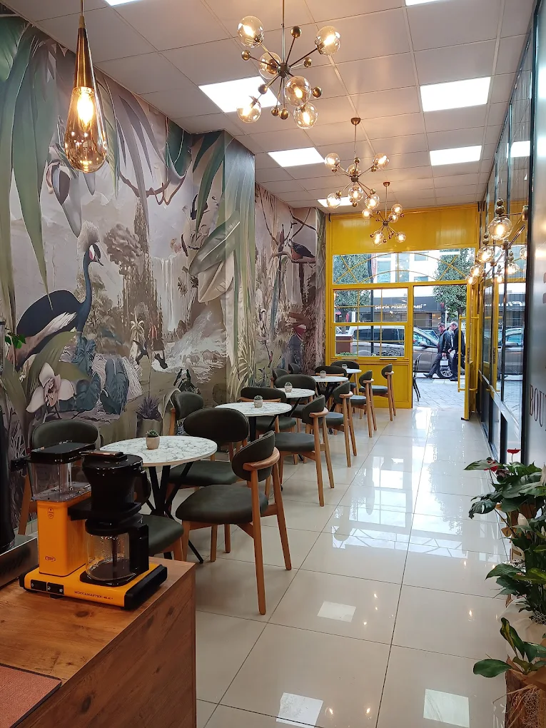 Legend Boutique Cafe